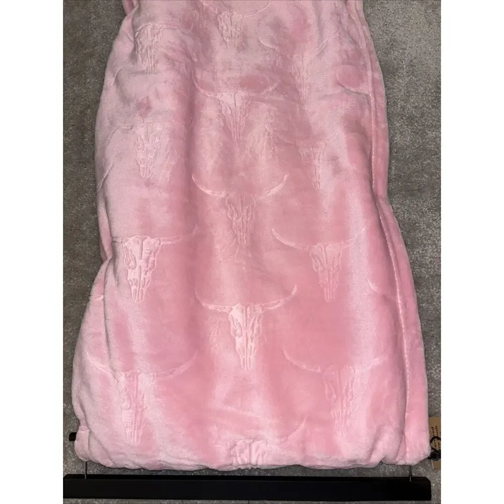 Wrangler Longhorn Cow Skull Oversized Plush Throw Blanket Pink 60x70 NEW